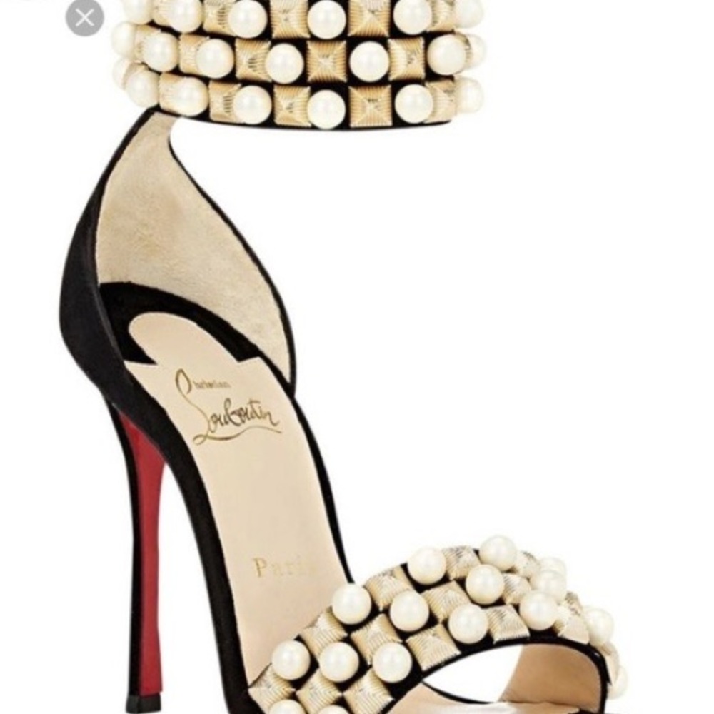 Suede Christian louboutin Pearl heels worn once size 38.5